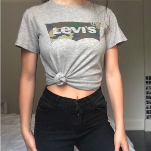 vintage levi’s t shirt